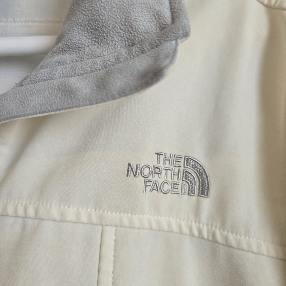 The North Face Women's White and Gray Ski Jacket - Picture 3 of 4
